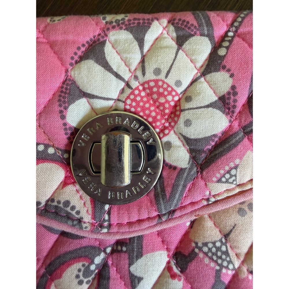 Vera Bradley All In One Wristlet Wallet Pink Floral Quilted Cotton Turn Lock - Picture 2 of 12